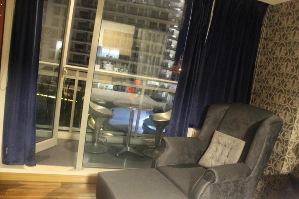 Azure C2 Balcony Wifi Near Mall Airport Multiple Units Paranaque City Esterno foto