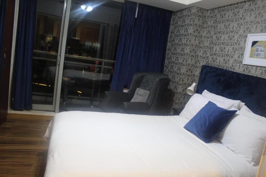Azure C2 Balcony Wifi Near Mall Airport Multiple Units Paranaque City Esterno foto